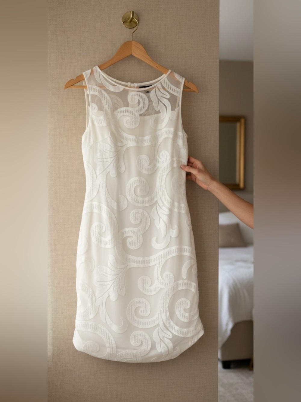 Frank Lyman White Soutache Lace Overlay Sheath Dress - Size 4